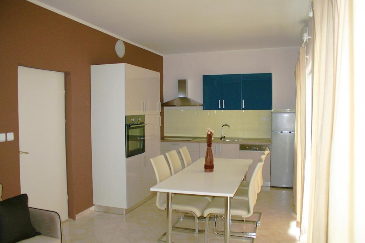 Apartments Stina Seget Vranjica Esterno foto